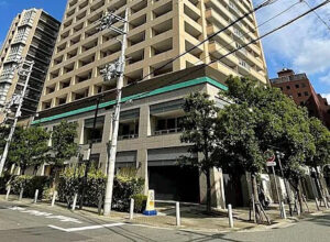 トア山手ザ・神戸タワー1階B